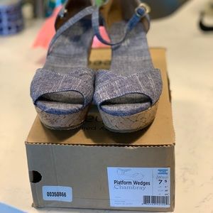 Toms wedges